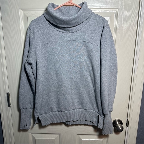 Women’s ALO Yoga Haze Funnel Neck Grey Sweatshirt, TAG REMOVED, best for Medium - Picture 2 of 7